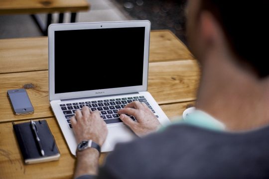 Crianças e jovens portugueses acreditam nas suas competências digitais